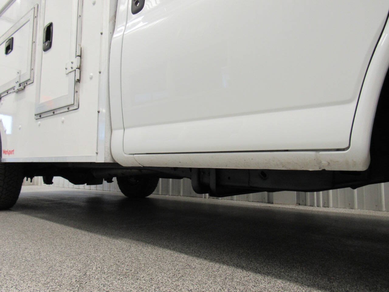 Used 2020 Chevrolet Express 3500 w/ Power Convenience Package RWD image 35