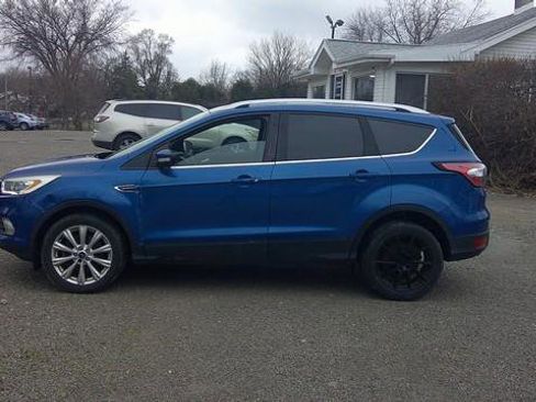 Used 2017 Ford Escape Titanium image 1