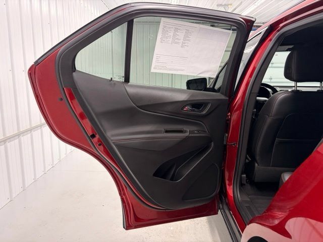 Used 2023 Chevrolet Equinox RS w/ RS Leather Package FWD image 12