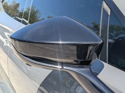 Used 2021 Aston Martin DBX image 10