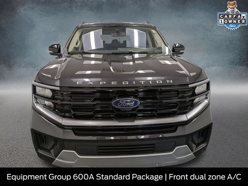 Used 2025 Ford Expedition Platinum w/ Driver's Package AWD/4WD image 2