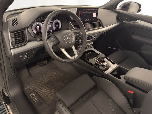 Used 2024 Audi Q5 2.0T Premium Plus w/ Premium Plus Package AWD/4WD image 4