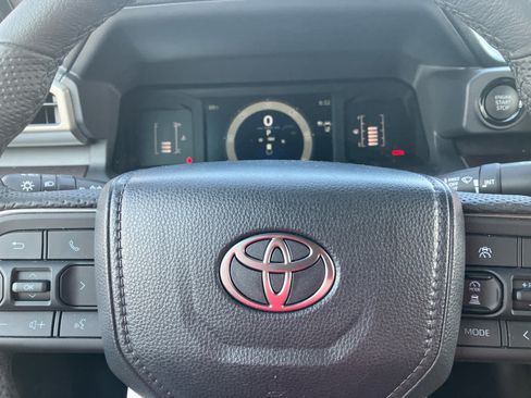 Certified 2026 Toyota Tacoma SR5 AWD/4WD image 18