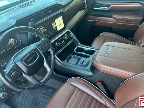 Certified 2024 GMC Sierra 3500 Denali Ultimate AWD/4WD image 10