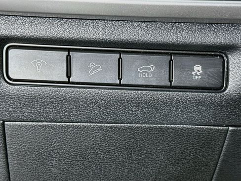 Used 2025 Kia Telluride S FWD image 17