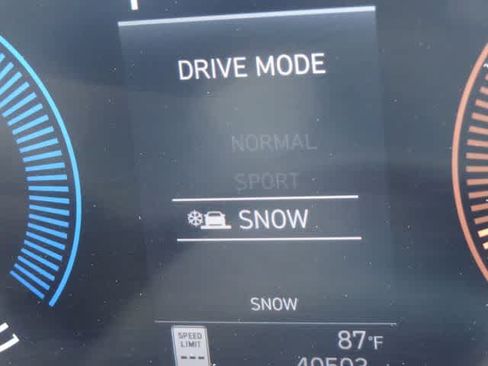 Used 2024 Hyundai Kona SEL AWD/4WD image 29