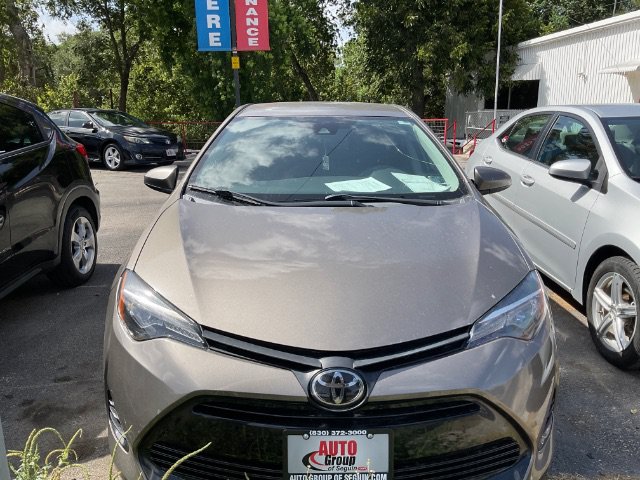 Used 2017 Toyota Corolla LE FWD image 2