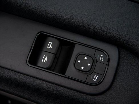 Used 2024 Mercedes-Benz Sprinter 3500 image 25