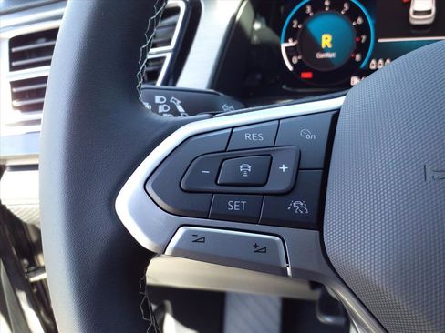 New 2026 Volkswagen Atlas Cross Sport SE image 17