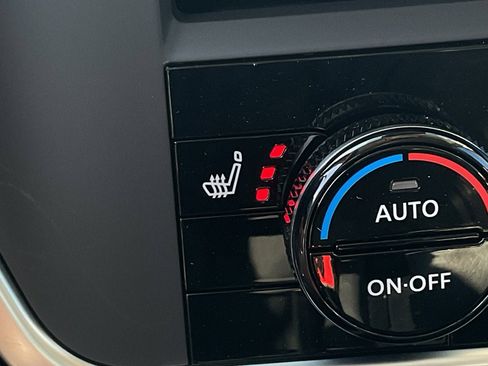 Used 2025 Nissan Rogue SV FWD image 29