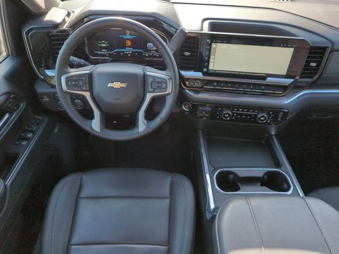 Used 2024 Chevrolet Silverado 2500 LTZ w/ LTZ Convenience Package image 25