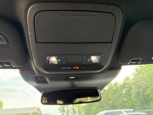 Used 2025 Ford Explorer ST AWD/4WD image 39