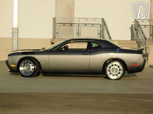 Used 2012 Dodge Challenger R/T RWD image 5