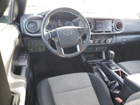 Used 2023 Toyota Tacoma TRD Sport image 11