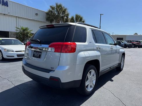 Used 2010 GMC Terrain SLT image 8