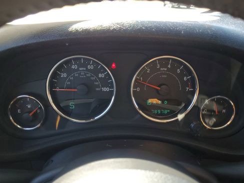 Used 2017 Jeep Wrangler Unlimited Sahara w/ Connectivity Group image 13