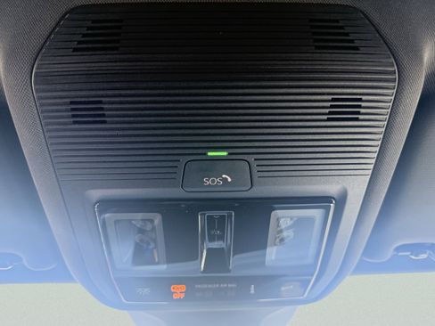 Used 2023 Volkswagen ID.4 Pro S image 36