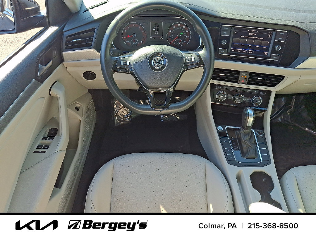 Used 2020 Volkswagen Jetta SE w/ SE Cold Weather Package FWD image 13