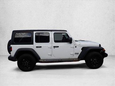 Used 2022 Jeep Wrangler Unlimited Sport AWD/4WD image 4