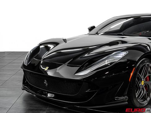 Used 2020 Ferrari 812 Superfast RWD image 13