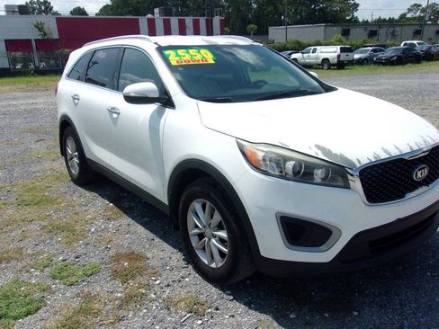 Used 2018 Kia Sorento FWD image 3