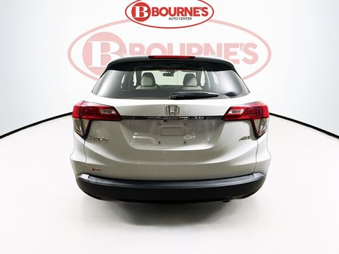 Used 2022 Honda HR-V EX image 9