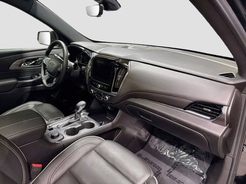 Used 2023 Chevrolet Traverse Premier w/ LPO, Floor Liner Package AWD/4WD image 35