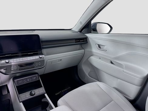 Certified 2025 Hyundai Kona SEL image 24