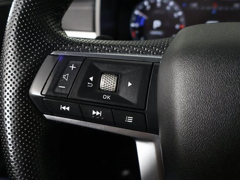 Used 2023 Mitsubishi Outlander SE Black Edition image 41