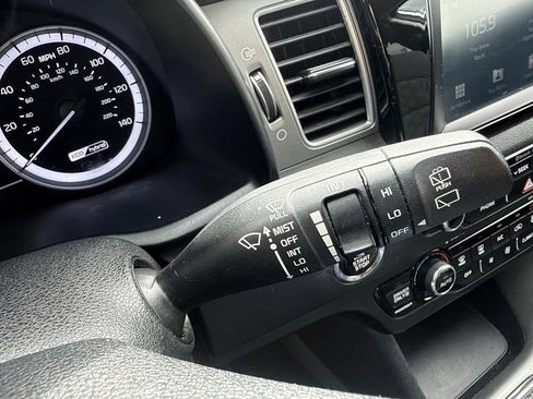 Used 2017 Kia Niro LX FWD image 28