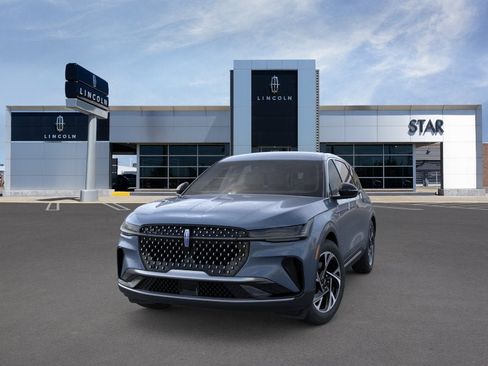 New 2026 Lincoln Nautilus Premier AWD/4WD image 2