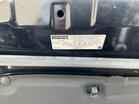 Used 2022 Toyota Camry SE w/ Carpet Mat Package (TMS) image 24