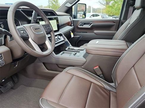 New 2026 GMC Sierra 2500 Denali w/ Denali Reserve Package image 17