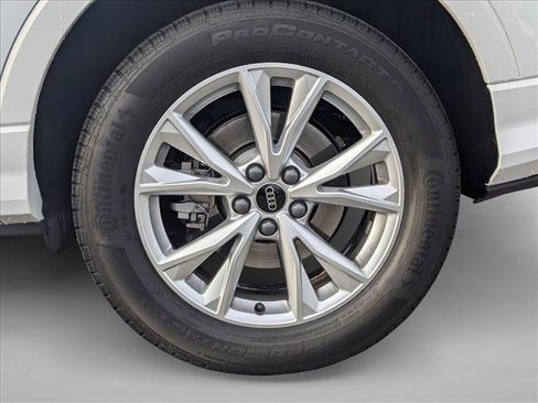 Used 2024 Audi Q3 2.0T Premium image 24