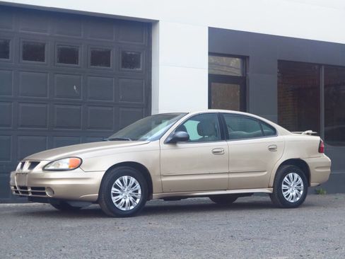 Used 2003 Pontiac Grand Am SE image 1