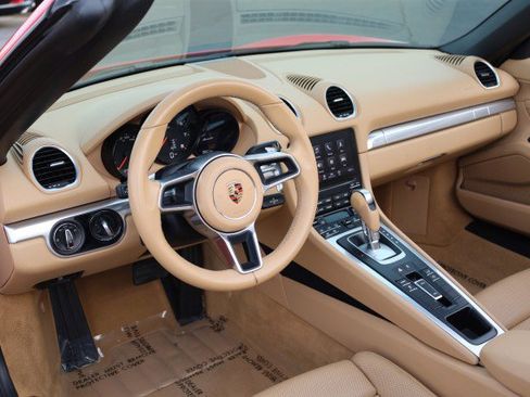 Used 2017 Porsche 718 Boxster RWD image 24