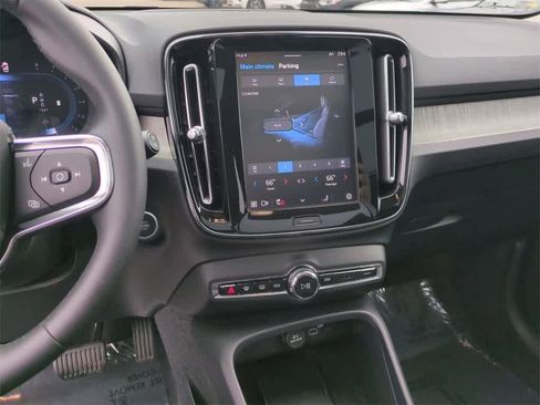 Used 2023 Volvo XC40 B5 Ultimate w/ Protection Package Premier image 20