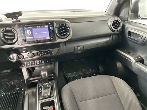 Used 2019 Toyota Tacoma TRD Off-Road image 24