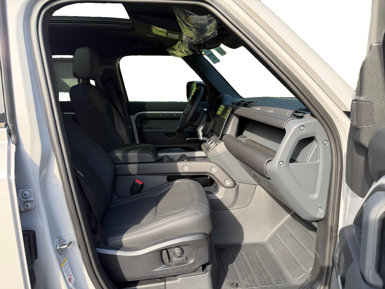 New 2026 Land Rover Defender 110 S AWD/4WD image 22