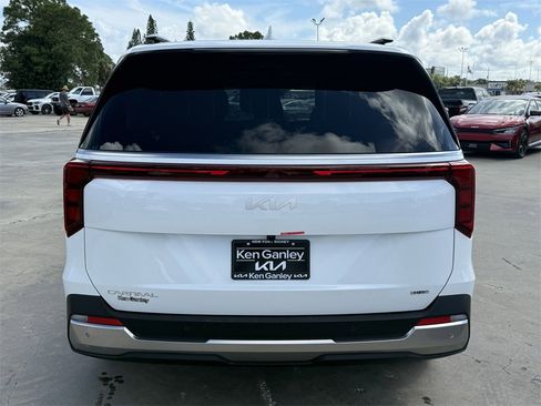 New 2026 Kia Carnival SX image 5