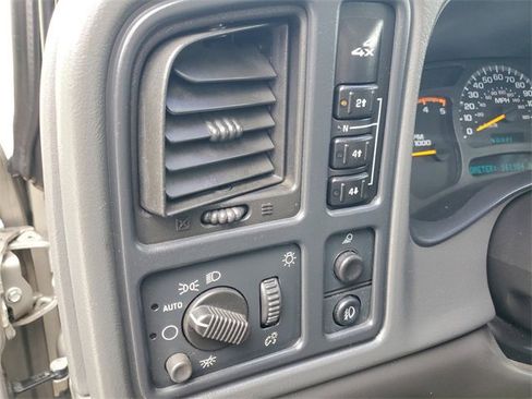 Used 2003 GMC Sierra 2500 SLE w/ Skid Plate Package image 8