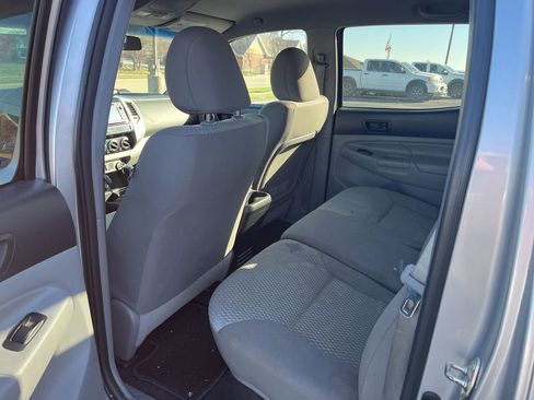 Used 2015 Toyota Tacoma PreRunner w/ SR5 Package image 26