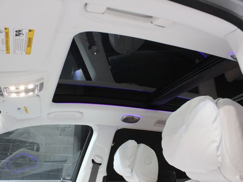 Used 2025 Mercedes-Benz Maybach GLS 600 4MATIC image 25