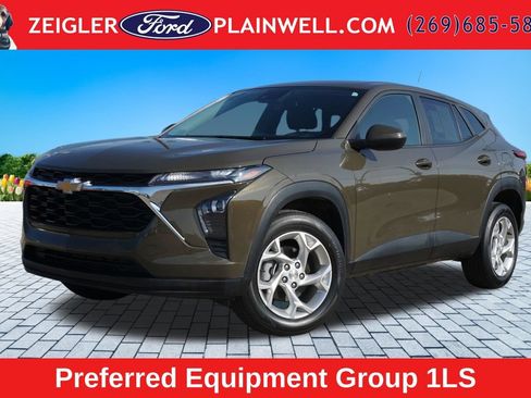 Used 2024 Chevrolet Trax LS w/ LS Convenience Package FWD image 1