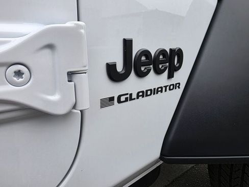 New 2026 Jeep Gladiator Sport AWD/4WD image 10