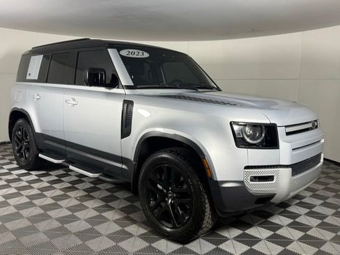 Used 2023 Land Rover Defender 110 SE image 11