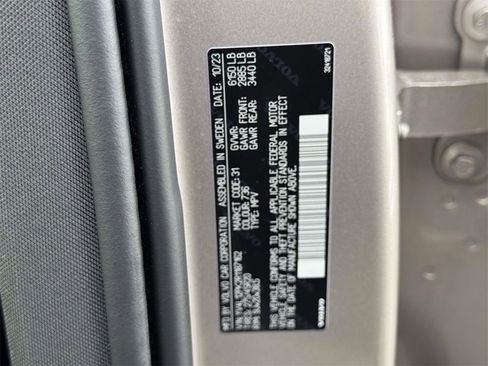 Certified 2024 Volvo XC90 B5 Core w/ Climate Package image 16