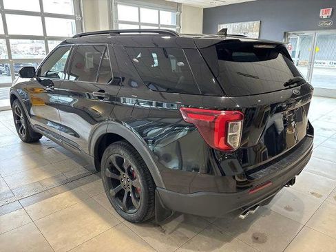 Certified 2022 Ford Explorer ST w/ ST Street Pack image 5