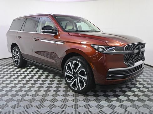 New 2027 Lincoln Navigator Reserve AWD/4WD image 8