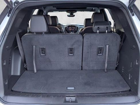 Used 2023 Chevrolet Traverse Premier FWD image 6